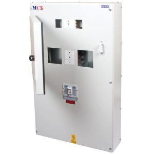 4 Way Triple Pole and Neutral MCB/MCCB Combination Board Complete with 200A Triple Pole Isolator Incomer fitted. Two MCCB Ways up to 160A Triple Pole & Two MCB Ways up to 63A Triple Pole. - Image 1