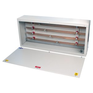 100A 4 pole horizontal busbar chamber in steel enclosure. Each chamber is supplied with one initial set of 4 connection bolts. Chamber width 893mm.